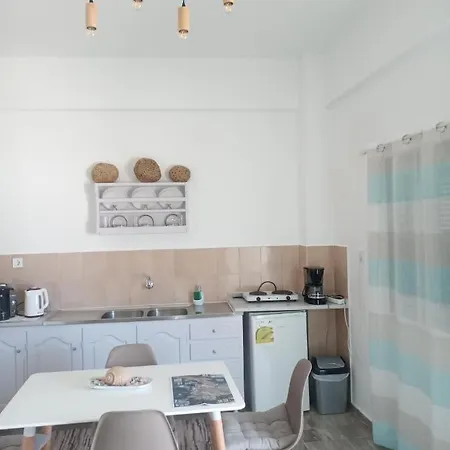 アパート Fotini Emborios